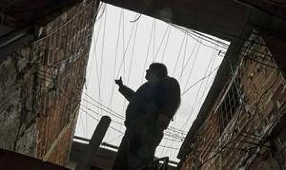Los vecinos de la villa 31, entre el asombro y las dudas por el techo verde