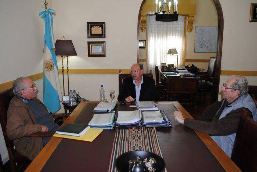 Recibi� el intendente a dirigentes del Club Recreativo La Limpia