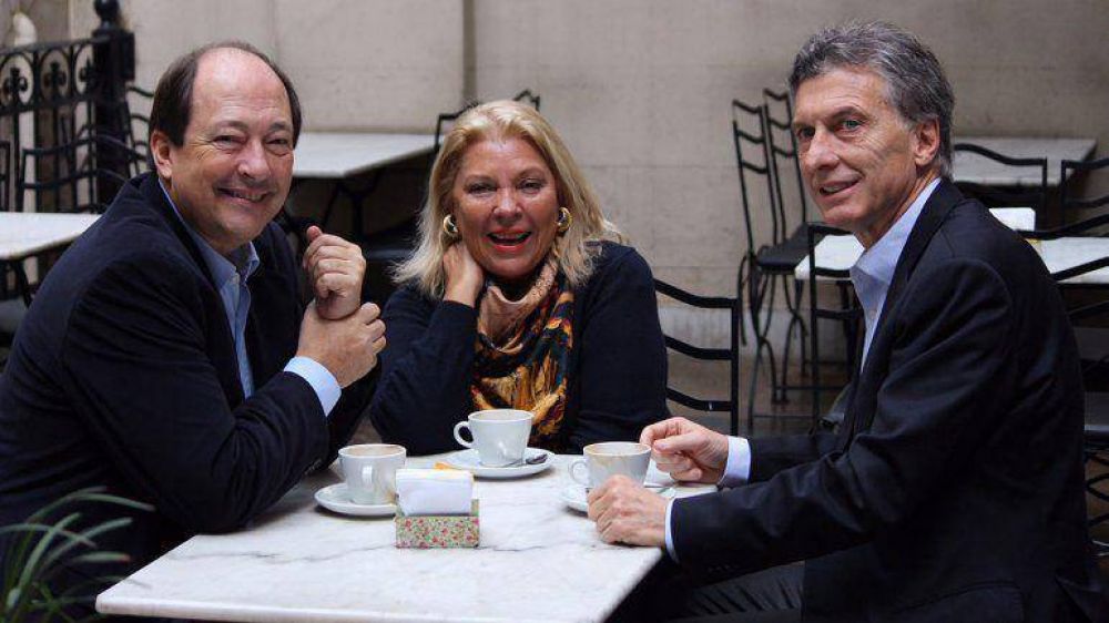 Sanz, Macri y Carri� se mostraron juntos y sonrientes a una semana de las PASO