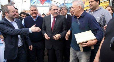 An�bal aventaja por 4,5 puntos a Dom�nguez y empata con Vidal