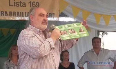 Colombi acus� a Camau de robarle el discurso y �de agachar la cabeza ante Naci�n�