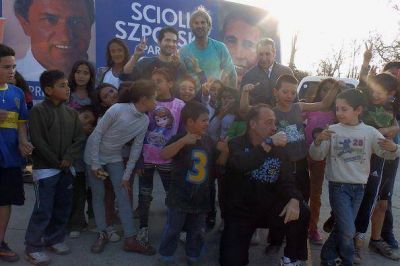 Milinkovic brind� una cl�nica de V�ley en Tigre junto a Szpolski