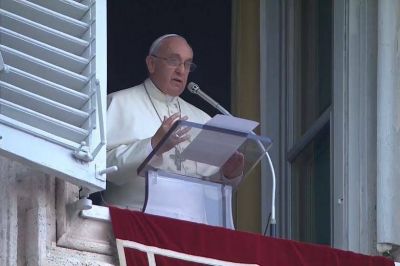 Papa Francisco: La Eucarist�a es el regalo m�s grande que satisface el alma y el cuerpo
