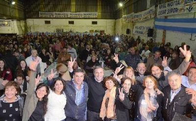 La lista de Ariel Notta tuvo su cierre de campa�a: �Hoy nace la victoria�