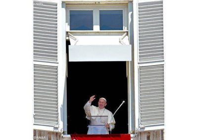 �Jes�s, es el don y el donador!, el Papa en el �ngelus