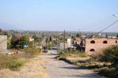 Irregular construcci�n de viviendas al oeste de la Recalde