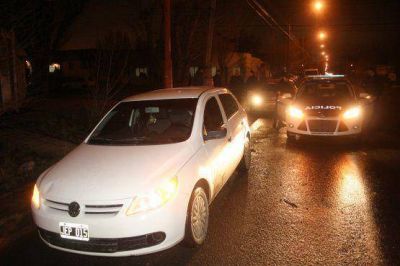 Polic�a herida tras ser embestida