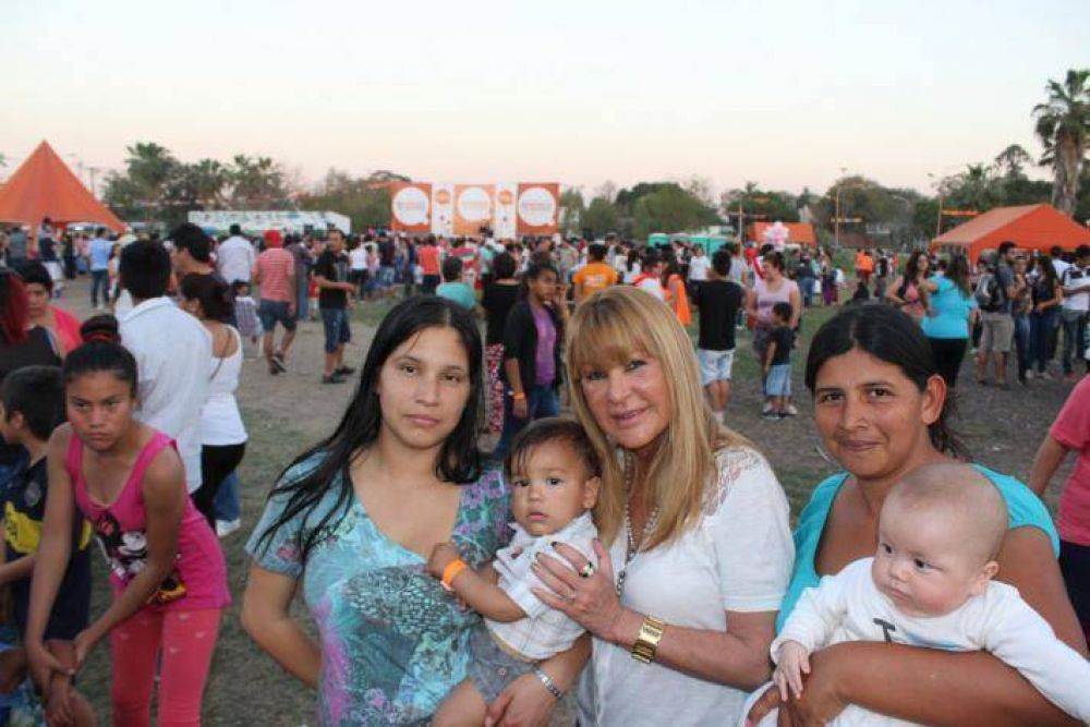 A�da y Zdero celebraron el primer domingo del Mes del Ni�o en el Parque Laguna Arg�ello
