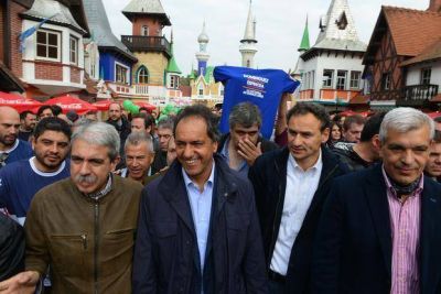 Bruera cerr� su campa�a con Scioli y los precandidatos a gobernador