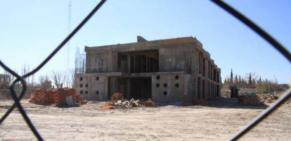 Frenaron la obra de la nueva Escuela de M�sica y tardar� al menos otros 5 meses