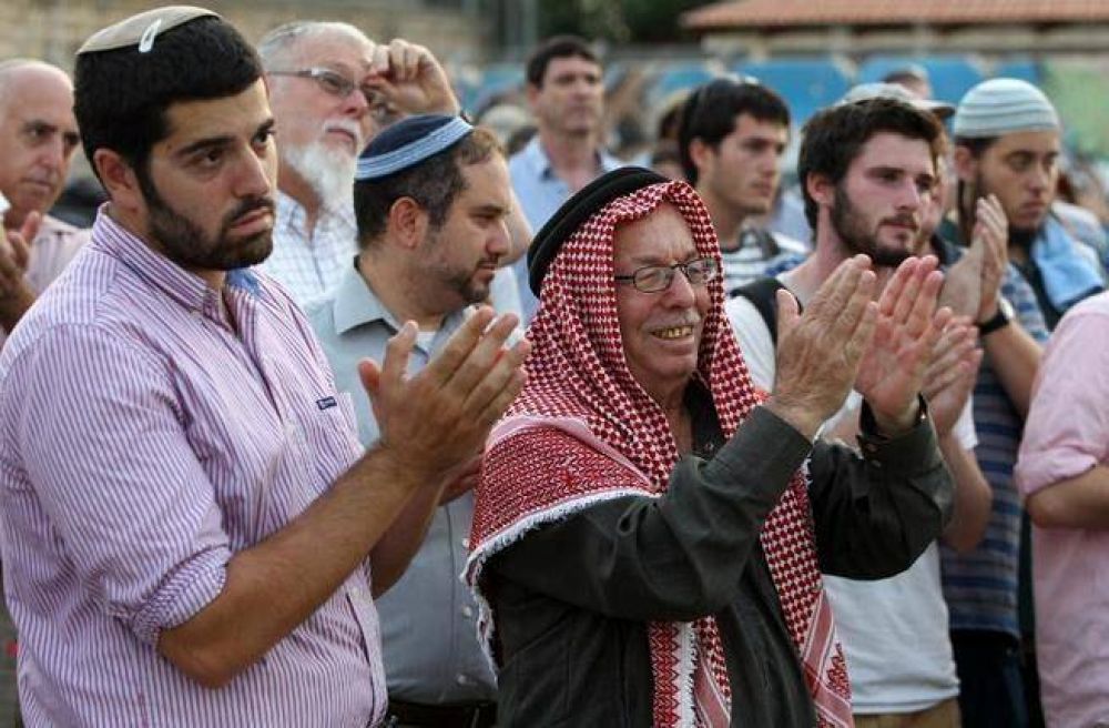 Rabinos y rabes se reunieron para rezar por la paz entre los pueblos