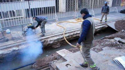 Volvi� la luz a la peatonal tras la inundaci�n en obra de la EPE