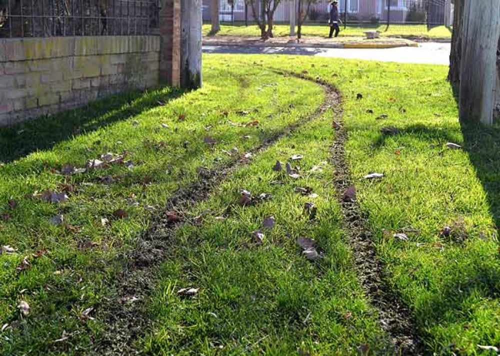 Motociclistas descontrolados por la avenida