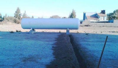 Servicios P�blicos entreg� zeppel�n de Gas Licuado al hospital