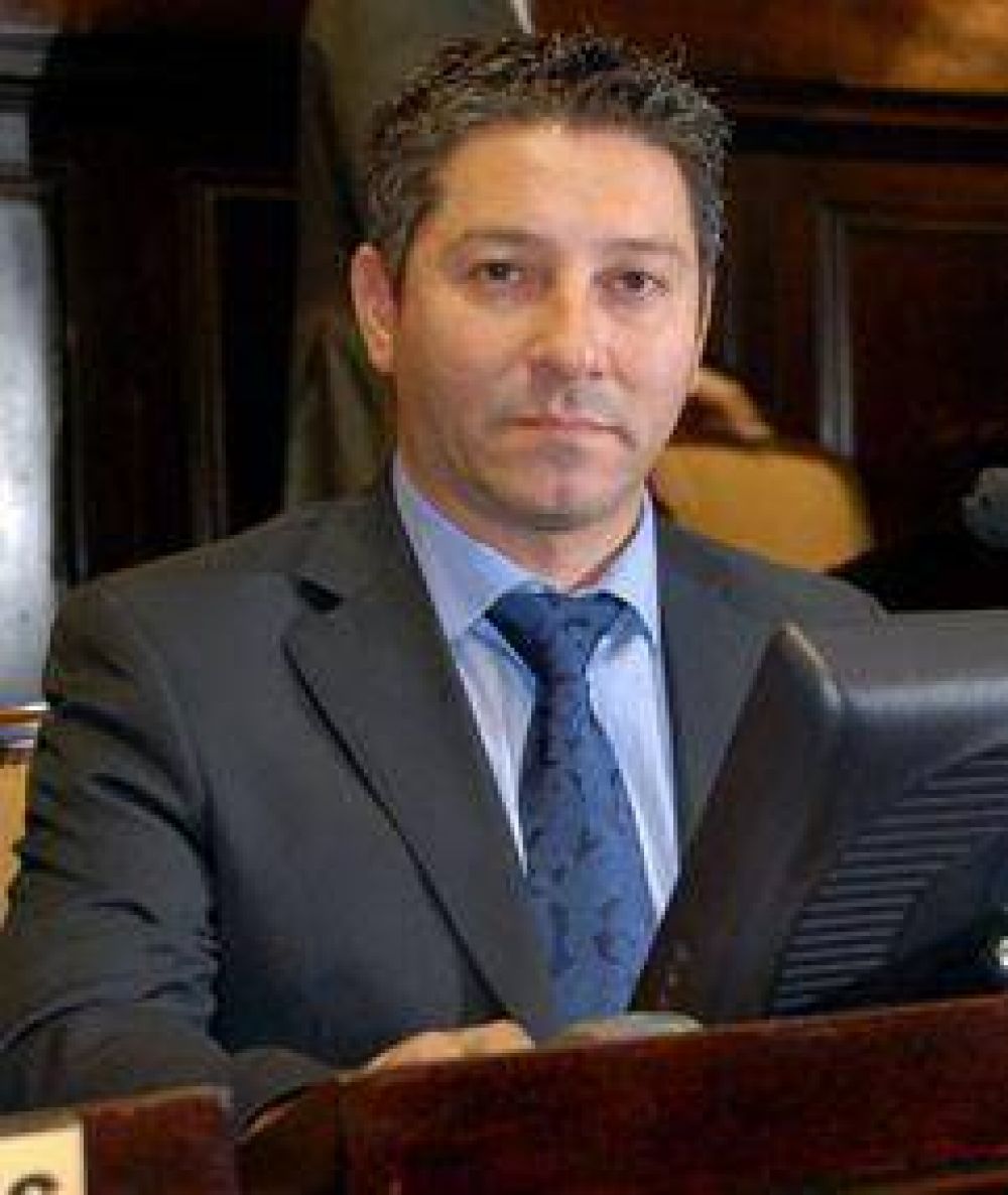 Farias presentar� su sitio web apostando a llegar a todos los vecinos mediante la tecnolog�a