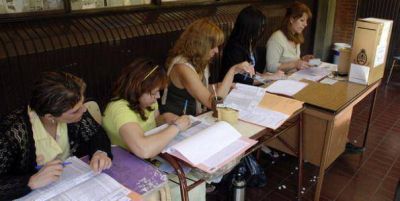 PASO: capacitan a autoridades de mesa en Facultad de Derecho