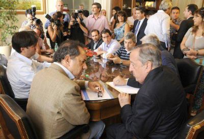 Para Fern�ndez las obras de salud en Tandil est�n por los recursos municipales
