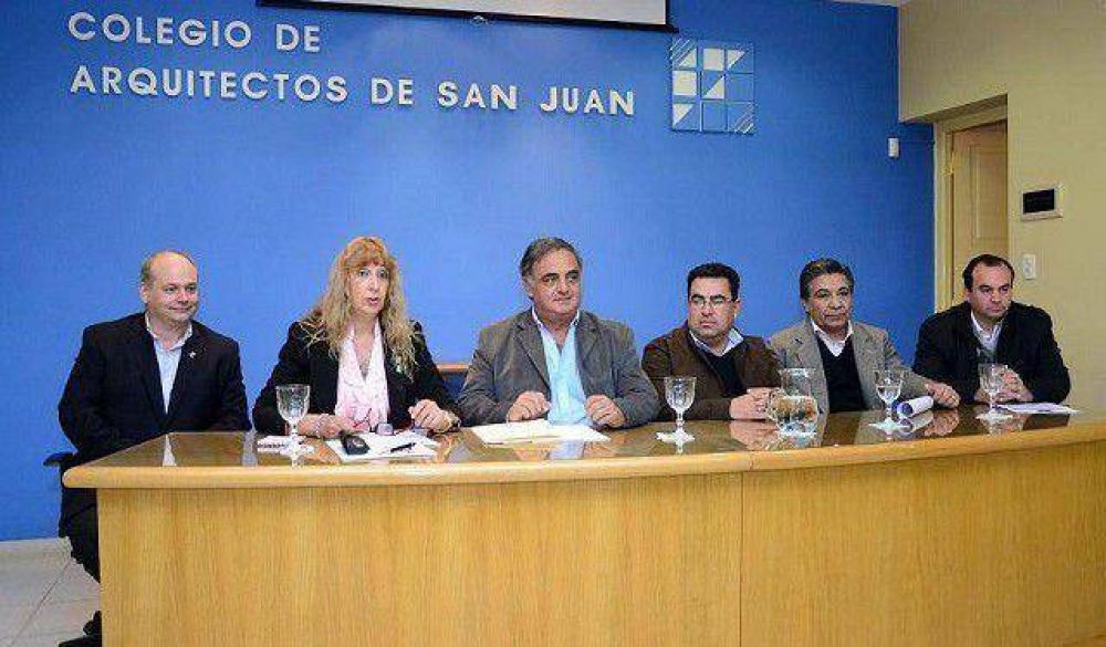 Podemos San Juan firm� un acta con el Colegio de Arquitectos