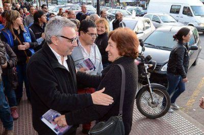 Julio Zamora visit� El Zorzal y recorri� las calles de Pacheco