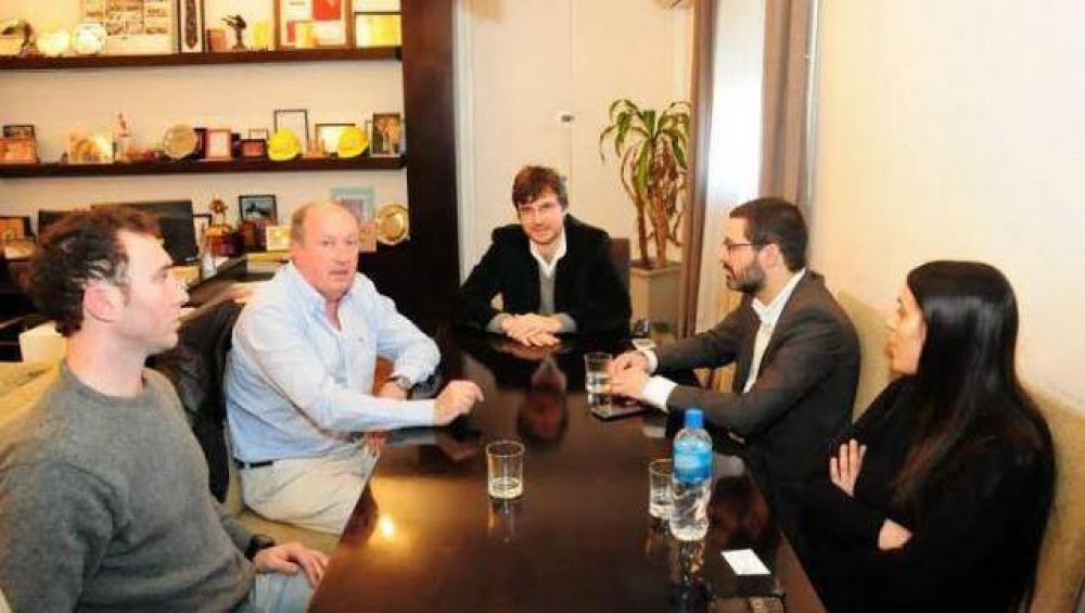 Lucas Ghi y Hern�n Sabbatella recibieron a la Asociaci�n de Peque�as y Medianas Empresas L�cteas