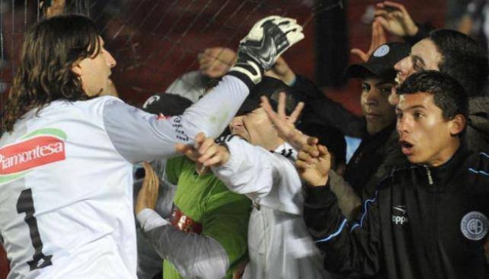 Belgrano: Olave preocesado por la supuesta agresi�n a un bombero en Santa Fe