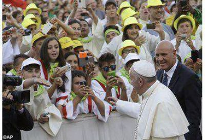 �Dialogar con Jes�s, para ir hacia los dem�s. Sean misioneros�, el Papa a los Monaguillos
