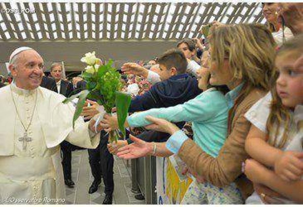 Como el Buen Pastor, que no excluye a sus ovejas, cada uno haga su parte, el Papa en la catequesis