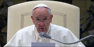 Francisco sostiene que los divorciados vueltos a casar �no est�n excomulgados� y �forman parte de la Iglesia�