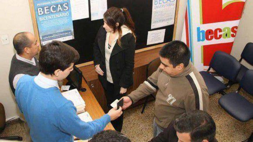 Por el paro, un 62% de estudiantes no pudo renovar las becas nacionales