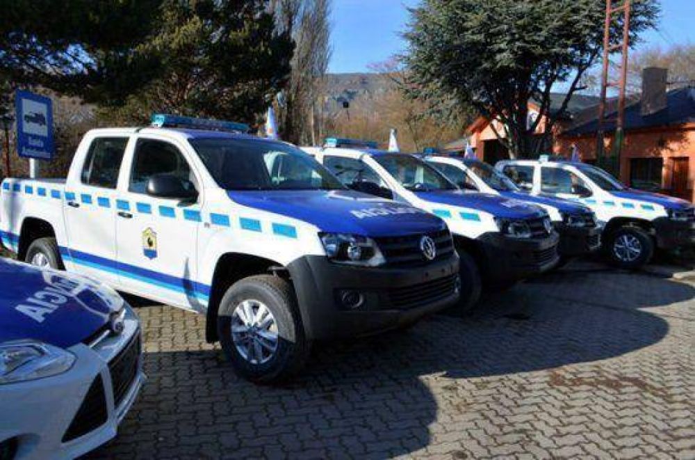 Gobernacin entreg nuevos mviles policiales en El Calafate