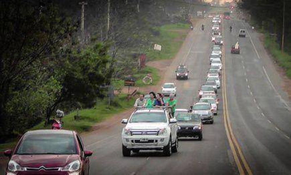 Multitudinaria caravana de cierre de campa�a del Frente Unidos