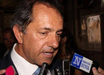 Scioli plant� a Dom�nguez en La Plata y prefiri� mostrarse con famosos en Capital 