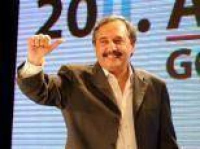 Ricardo Alfons�n llega a La Plata para apoyar a Panella en la carrera por la intendencia 
