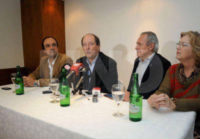 Sanz: �No hay en este pa�s nadie m�s conservador que Scioli�