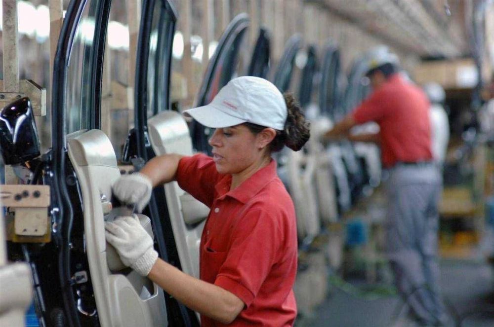 Por vacaciones, en julio cay� 8,3% la producci�n de autos