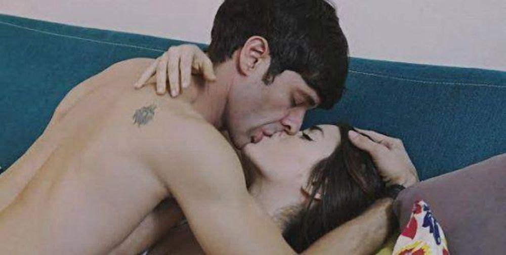 Toms y Esperanza, a punto de hacer el amor: 