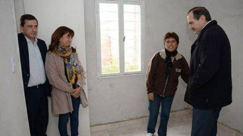 �La gente debe votar por quien crea que es lo mejor para la provincia�, dijo Alperovich
