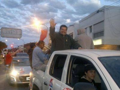Jorge Nedela cerr� la campa�a con la denominada �caravana del cambio�