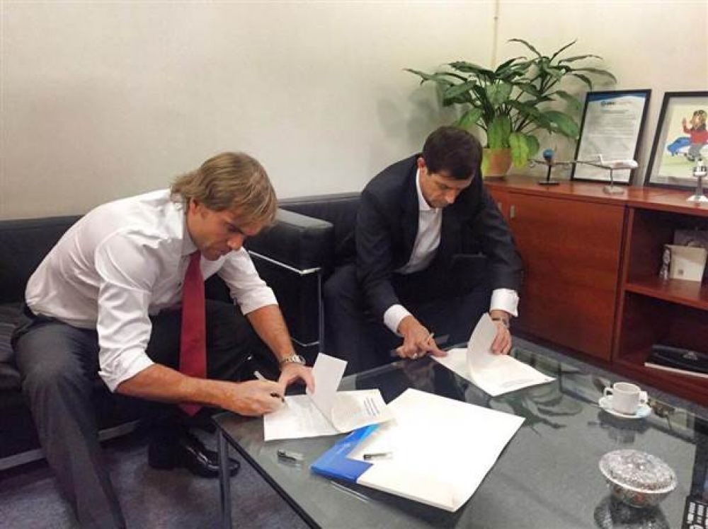 Bali Bucca firm� un convenio por una inversi�n de m�s de 1 mill�n de pesos en el aer�dromo