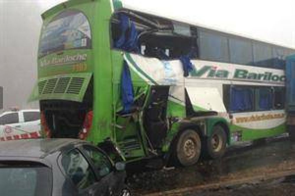 C�rdoba: un estudiante muerto y otros 15 heridos en un choque cuando regresaban del viaje de egresados