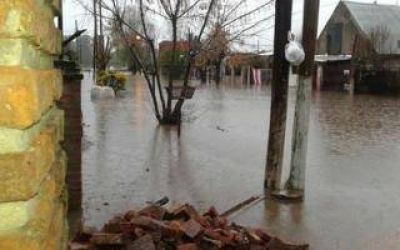 Pilar: Z�ccaro suspendi� cierre de campa�a por la inundaci�n