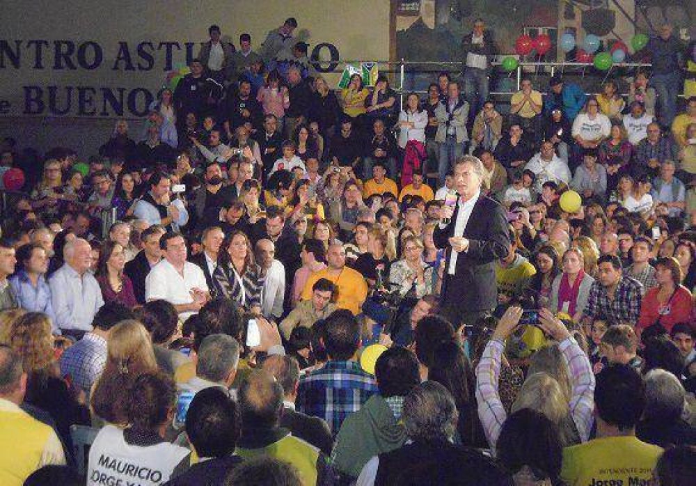 Mauricio Macri cerr� su campa�a en el Centro Asturiano de Vicente L�pez