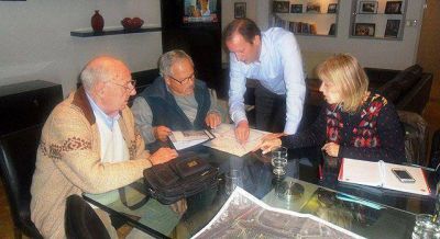 Basta de Inundaciones se reuni� con autoridades municipales