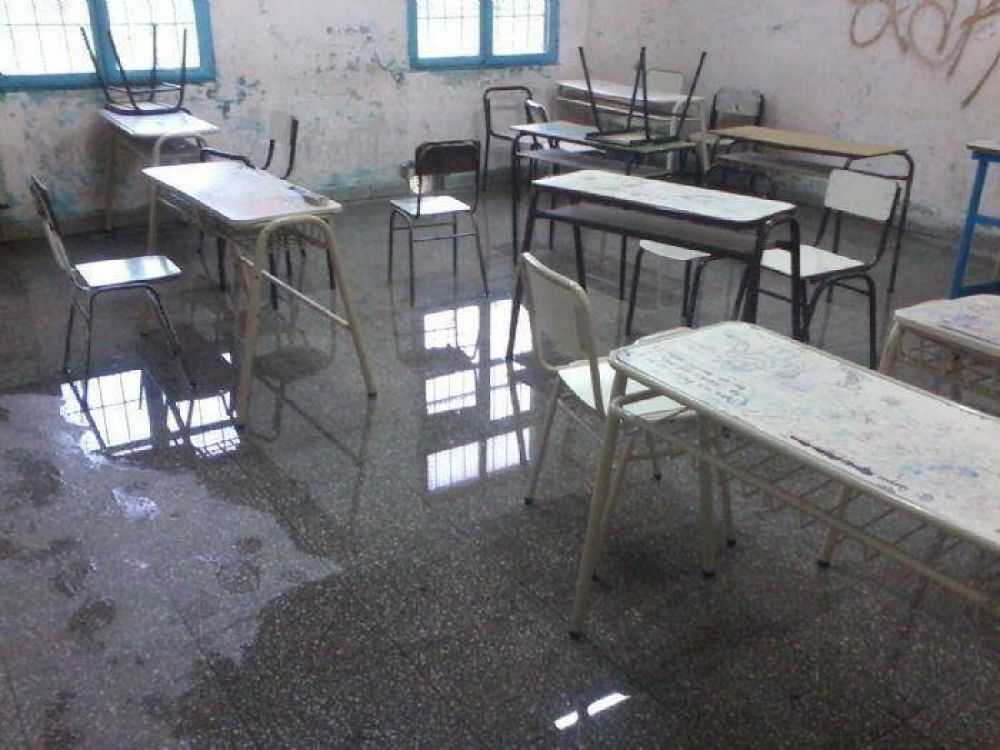 La Escuela Secundaria N�19 sigue sin clases por problemas de infraestructura y seguridad