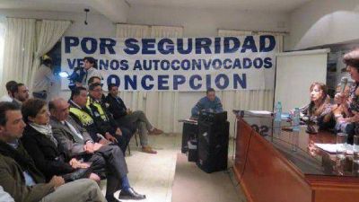 Jim�nez particip� de una reuni�n con vecinos en Concepci�n por la inseguridad