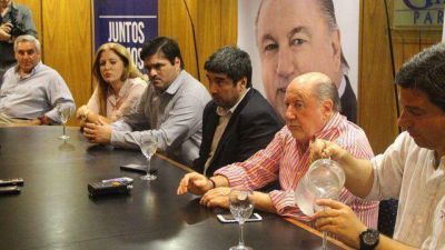 Fuertes y Busti fustigaron al PRO y al kirchnerismo en el cierre de campa�a	 