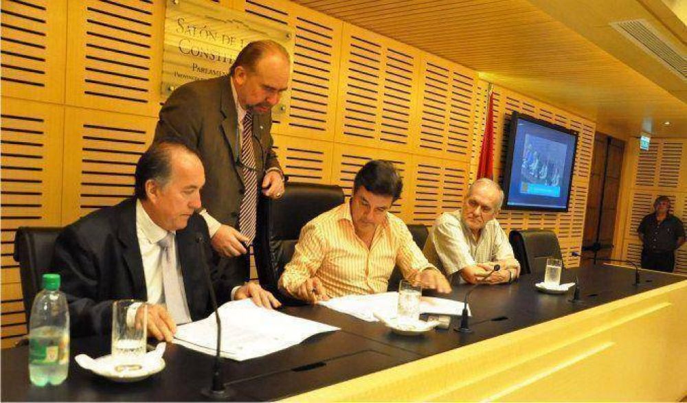 Firmaron convenio para la construcci�n del Museo del Territorio Guaran�