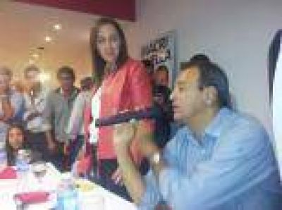 La Plata: �Vamos por un gobierno comunal con servicios �ptimos para todos los habitantes�, dijo Panella