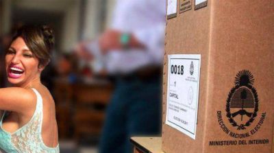 #Elecciones2015: Vicky iba a ser presidenta de mesa, pero se arrepinti�