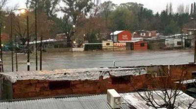Desde San Isidro acusan al gobierno por inundaciones, el FpV desmiente